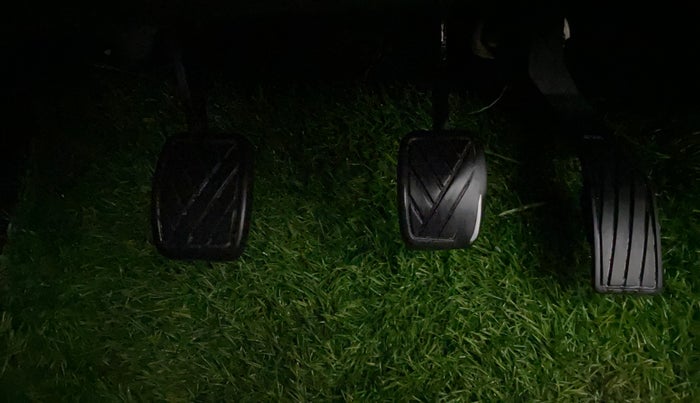 2016 Maruti Swift LXI, Petrol, Manual, 79,542 km, Pedals