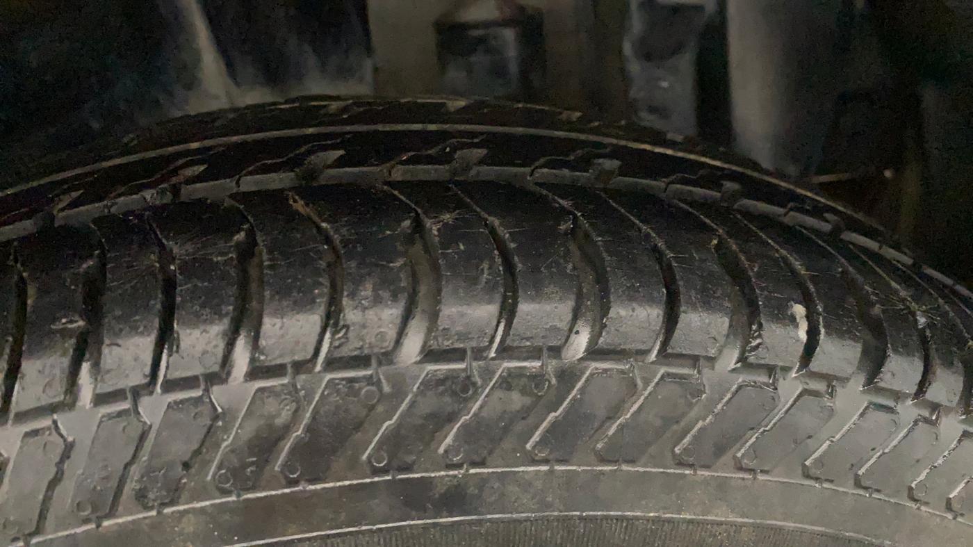 2016 Maruti Swift LXI, Petrol, Manual, 79,542 km, Left Rear Tyre Tread