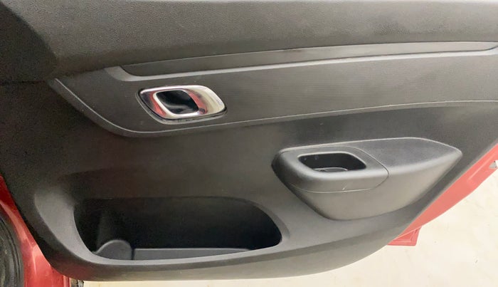 2018 Renault Kwid RXT 1.0 AMT, Petrol, Automatic, 46,996 km, Driver Side Door Panels Control