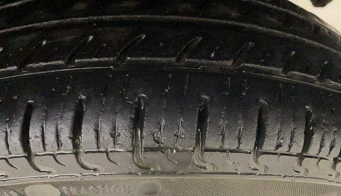 2018 Renault Kwid RXT 1.0 AMT, Petrol, Automatic, 46,996 km, Left Rear Tyre Tread