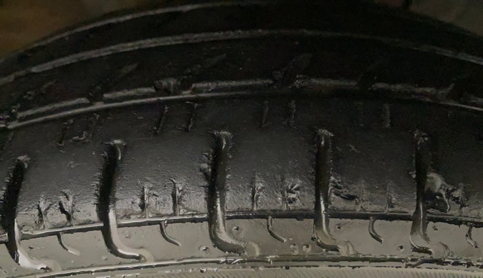 2018 Renault Kwid RXT 1.0 AMT, Petrol, Automatic, 46,996 km, Right Front Tyre Tread