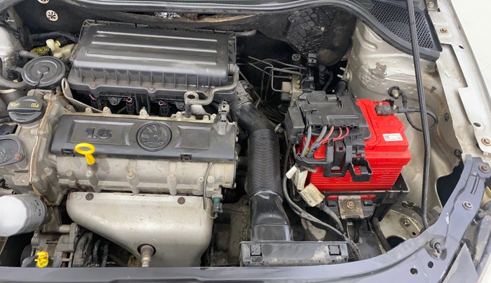 2014 Skoda Rapid AMBITION 1.6 MPI MT, Petrol, Manual, 49,878 km, Engine View - Left