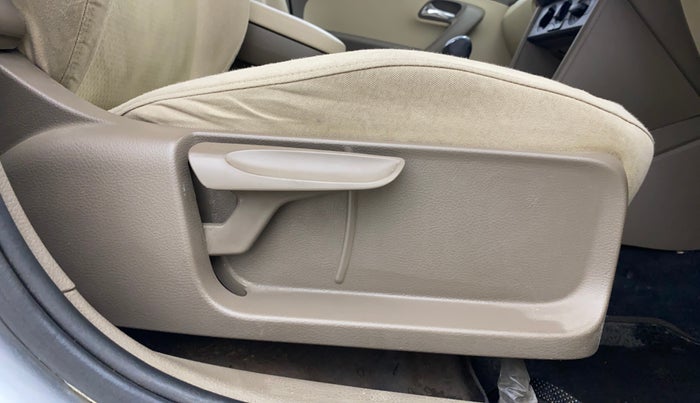 2014 Skoda Rapid AMBITION 1.6 MPI MT, Petrol, Manual, 49,878 km, Driver Side Adjustment Panel