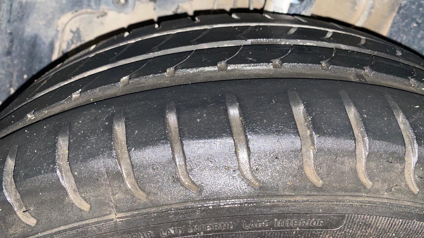 2023 Tata NEXON XM PLUS SUNROOF PETROL, Petrol, Manual, 63,488 km, Left Front Tyre Tread