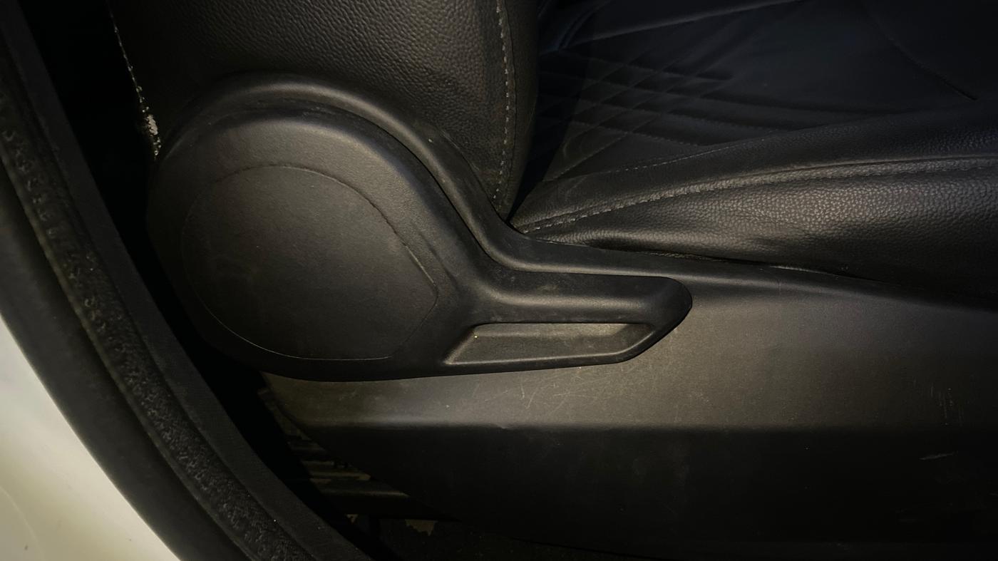 2023 Tata NEXON XM PLUS SUNROOF PETROL, Petrol, Manual, 63,488 km, Driver Side Adjustment Panel