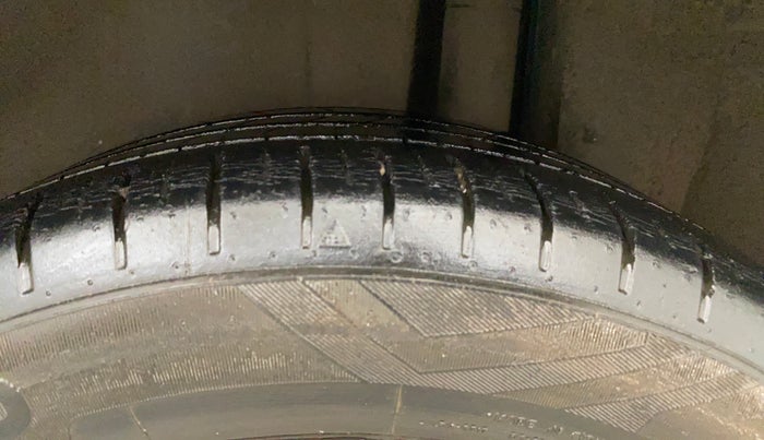 2017 Maruti Ciaz ALPHA  AT 1.4  PETROL, CNG, Automatic, 46,803 km, Left Rear Tyre Tread