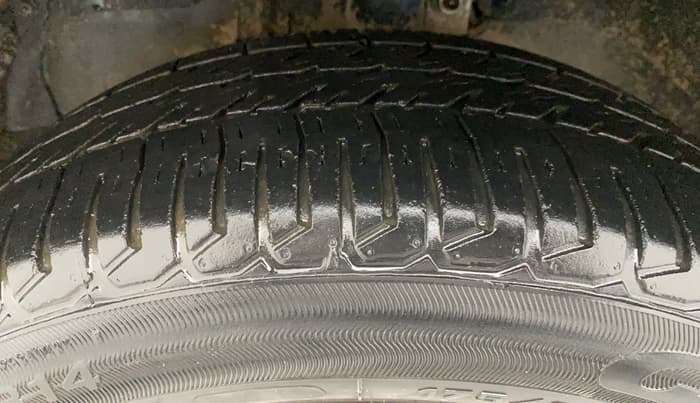 2013 Ford Figo 1.2 TITANIUM DURATEC, Petrol, Manual, 41,345 km, Left Front Tyre Tread