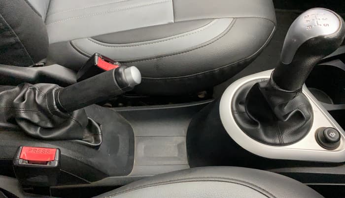 2013 Ford Figo 1.2 TITANIUM DURATEC, Petrol, Manual, 41,345 km, Gear Lever