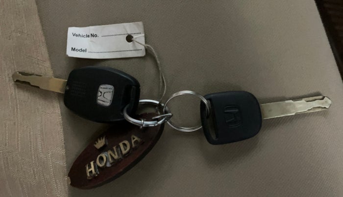2013 Honda Amaze 1.2L I-VTEC S, Petrol, Manual, 69,258 km, Key Close Up
