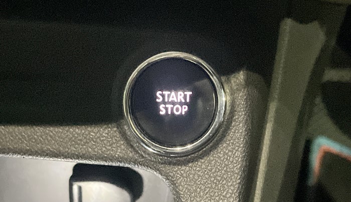 2018 Renault Captur PLATINE DIESEL , Diesel, Manual, 51,071 km, Keyless Start/ Stop Button