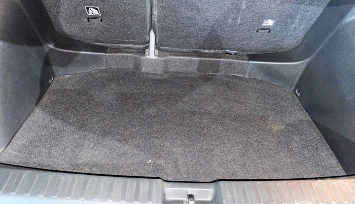 2023 Volkswagen TAIGUN HIGHLINE 1.0 TSI AT, Petrol, Automatic, 44,100 km, Boot Inside