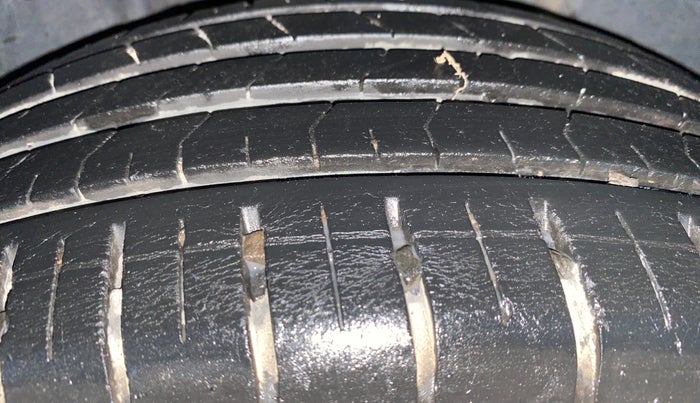 2023 Volkswagen TAIGUN HIGHLINE 1.0 TSI AT, Petrol, Automatic, 44,100 km, Right Rear Tyre Tread