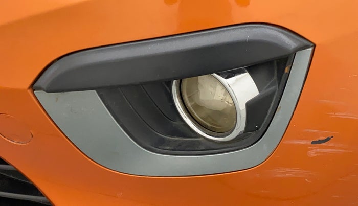 2018 Tata NEXON XZA PLUS DIESEL, Diesel, Automatic, 1,12,209 km, Left fog light - Not working