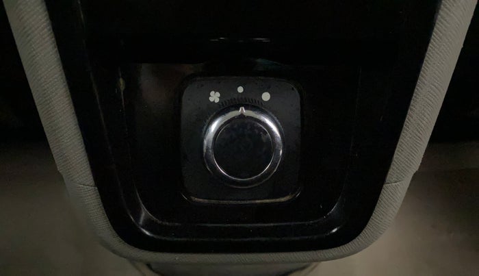 2018 Tata NEXON XZA PLUS DIESEL, Diesel, Automatic, 1,12,209 km, Rear AC Temperature Control