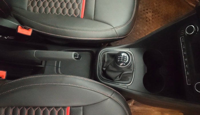 2021 Volkswagen Polo COMFORTLINE 1.0L TSI, Petrol, Manual, 36,511 km, Gear Lever