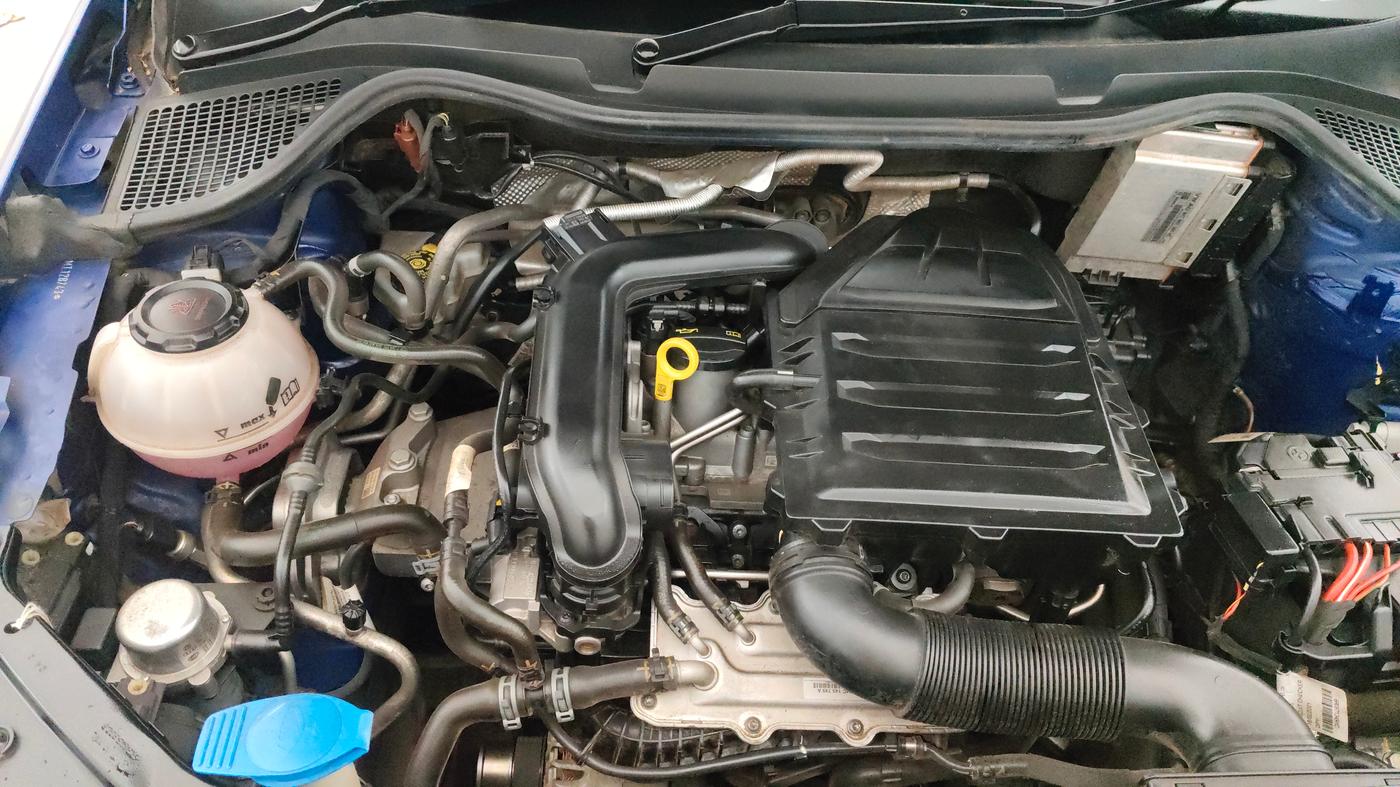 2021 Volkswagen Polo COMFORTLINE 1.0L TSI, Petrol, Manual, 36,511 km, Engine View - Right