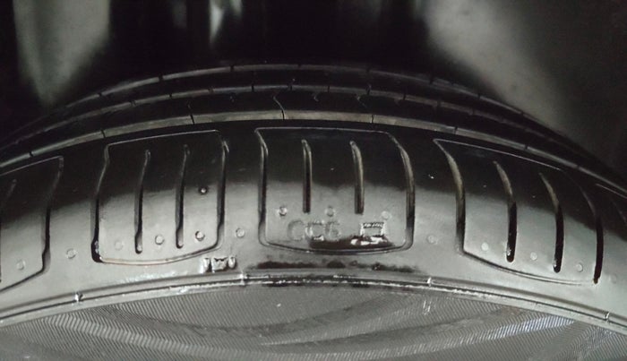 2021 Volkswagen Polo COMFORTLINE 1.0L TSI, Petrol, Manual, 36,511 km, Right Rear Tyre Tread