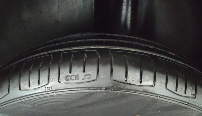 2021 Volkswagen Polo COMFORTLINE 1.0L TSI, Petrol, Manual, 36,511 km, Left Rear Tyre Tread