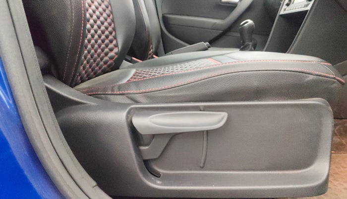 2021 Volkswagen Polo COMFORTLINE 1.0L TSI, Petrol, Manual, 36,511 km, Driver Side Adjustment Panel