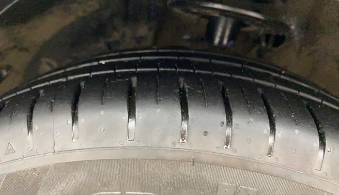 2019 Maruti Baleno ZETA CVT PETROL 1.2, Petrol, Automatic, 56,511 km, Left Front Tyre Tread