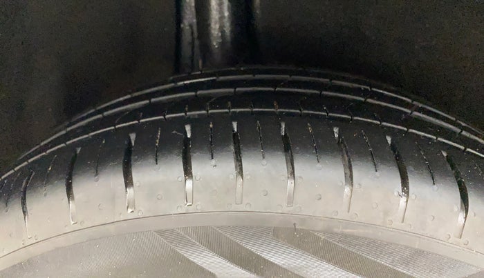 2019 Maruti Baleno ZETA CVT PETROL 1.2, Petrol, Automatic, 56,511 km, Right Rear Tyre Tread
