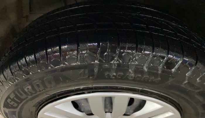 2016 Maruti Swift VXI, Petrol, Manual, 63,076 km, Left Front Tyre Tread