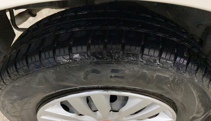 2016 Maruti Swift VXI, Petrol, Manual, 63,076 km, Right Rear Tyre Tread