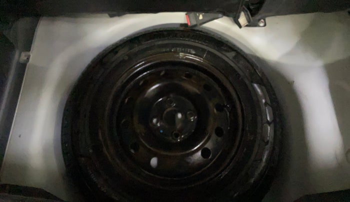 2016 Maruti Swift VXI, Petrol, Manual, 63,076 km, Spare Tyre