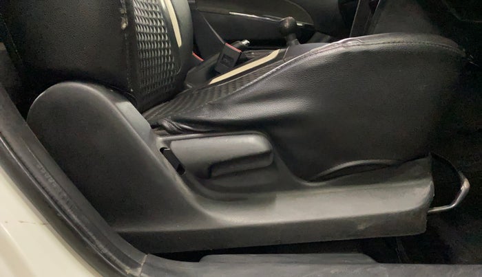 2016 Maruti Swift VXI, Petrol, Manual, 63,076 km, Driver Side Adjustment Panel