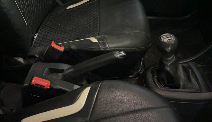 2016 Maruti Swift VXI, Petrol, Manual, 63,076 km, Gear Lever