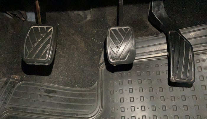 2016 Maruti Swift VXI, Petrol, Manual, 63,076 km, Pedals