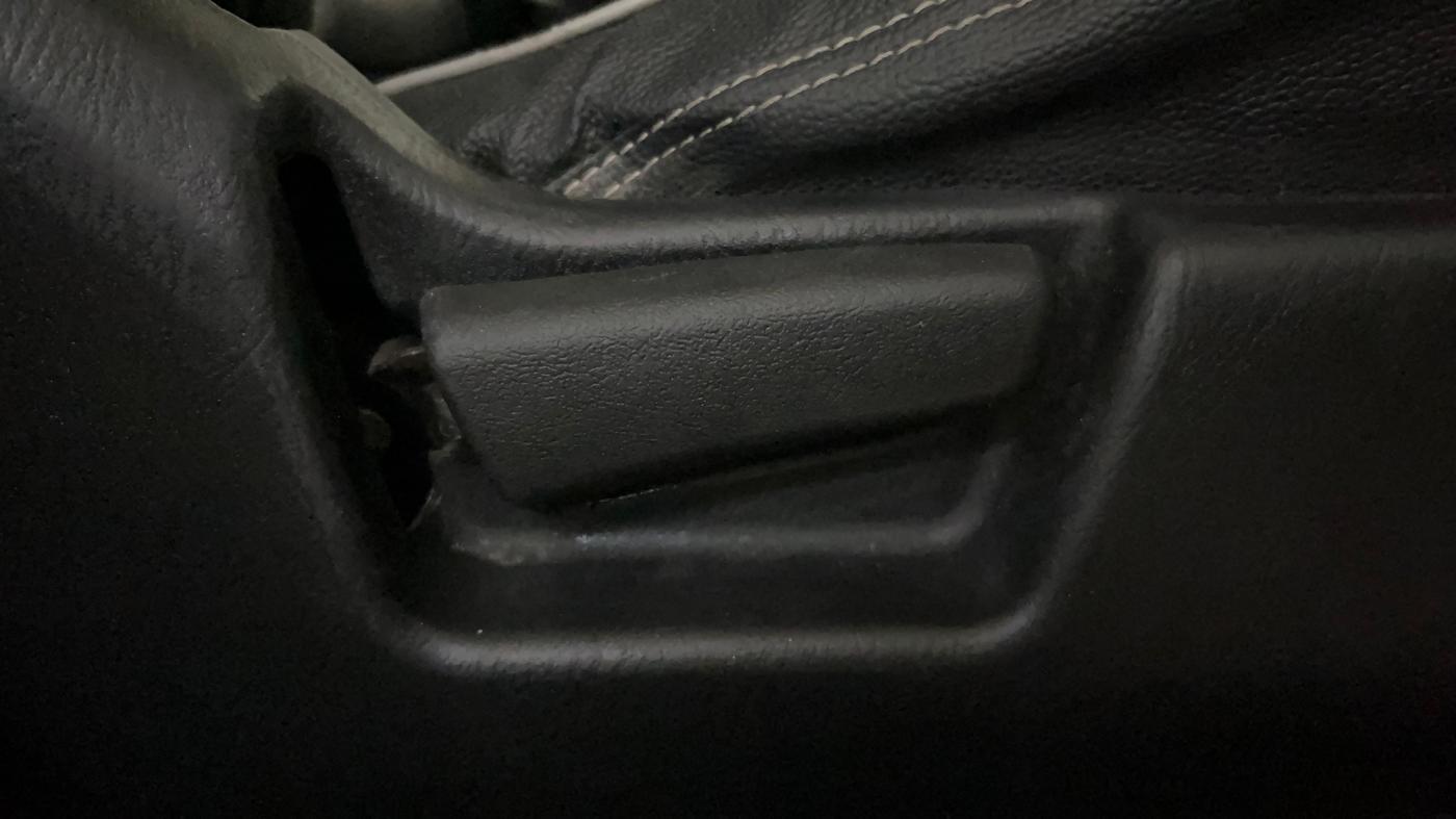 2023 Maruti Alto LXI O, Petrol, Manual, 13,129 km, Driver Side Adjustment Panel