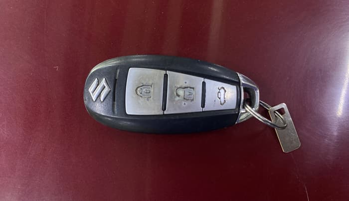 2019 Maruti Ciaz ALPHA  AT 1.5 SHVS PETROL, CNG, Automatic, 57,964 km, Key Close Up
