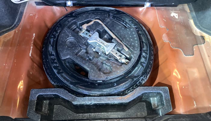 2019 Maruti Ciaz ALPHA  AT 1.5 SHVS PETROL, CNG, Automatic, 57,964 km, Spare Tyre