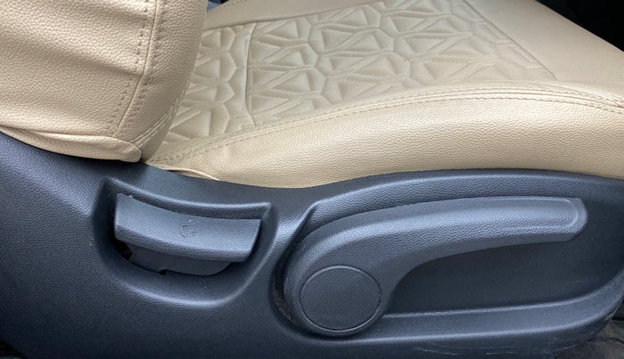 2018 Hyundai Elite i20 ASTA 1.2, Petrol, Manual, 31,044 km, Driver Side Adjustment Panel