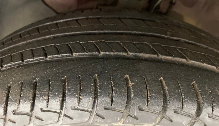 2018 Hyundai Elite i20 ASTA 1.2, Petrol, Manual, 31,044 km, Left Front Tyre Tread