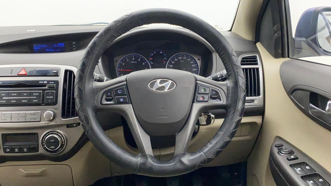 2013 Hyundai i20 SPORTZ 1.2, Petrol, Manual, 40,289 km, Steering Wheel Close Up