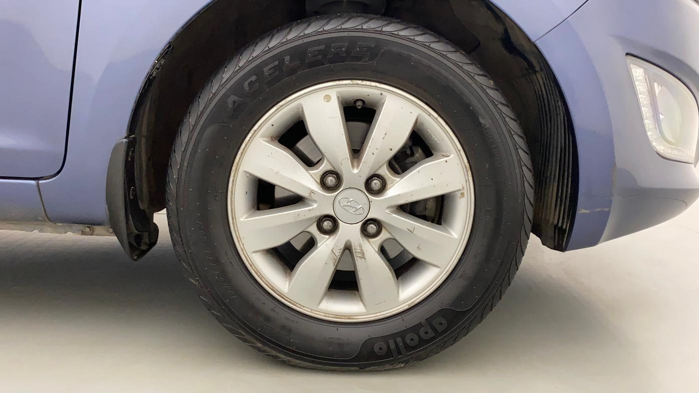 2013 Hyundai i20 SPORTZ 1.2, Petrol, Manual, 40,289 km, Right Front Wheel