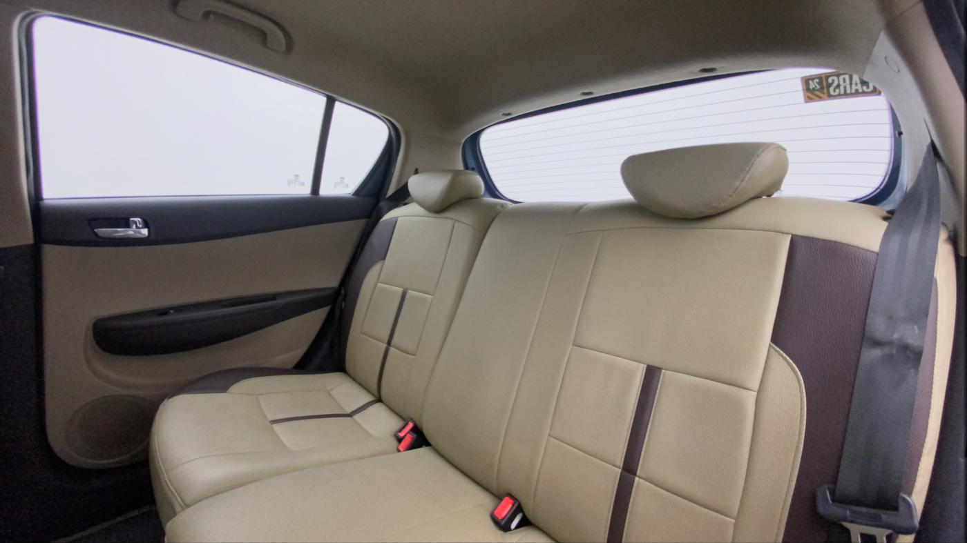2013 Hyundai i20 SPORTZ 1.2, Petrol, Manual, 40,289 km, Right Side Rear Door Cabin