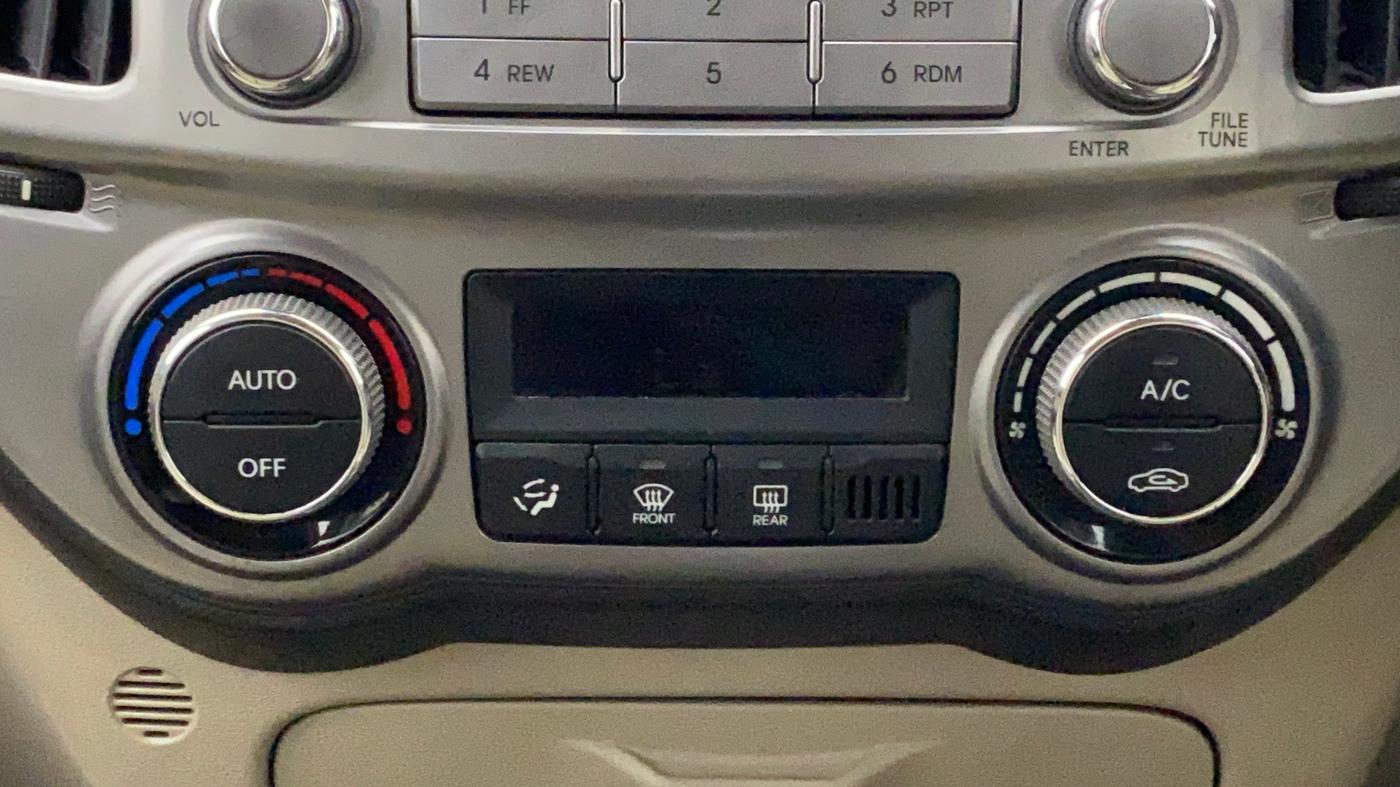 2013 Hyundai i20 SPORTZ 1.2, Petrol, Manual, 40,289 km, Automatic Climate Control