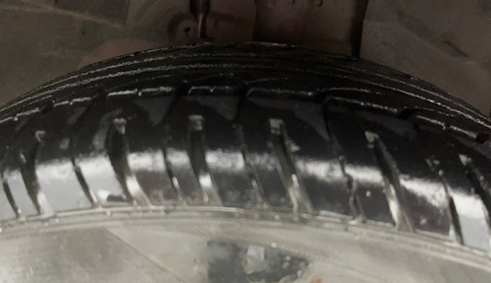 2016 Ford New Figo TREND 1.2 PETROL, Petrol, Manual, 52,602 km, Right Front Tyre Tread