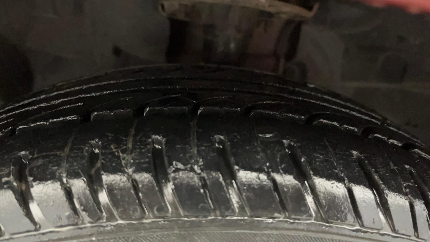 2016 Ford New Figo TREND 1.2 PETROL, Petrol, Manual, 52,602 km, Left Front Tyre Tread