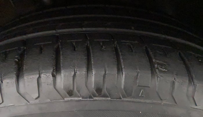 2018 Hyundai Verna 1.6 VTVT SX, Petrol, Manual, 42,093 km, Left Front Tyre Tread