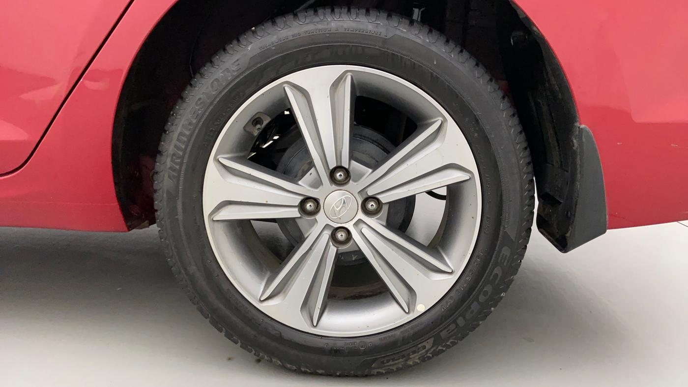 2018 Hyundai Verna 1.6 VTVT SX, Petrol, Manual, 42,093 km, Left Rear Wheel