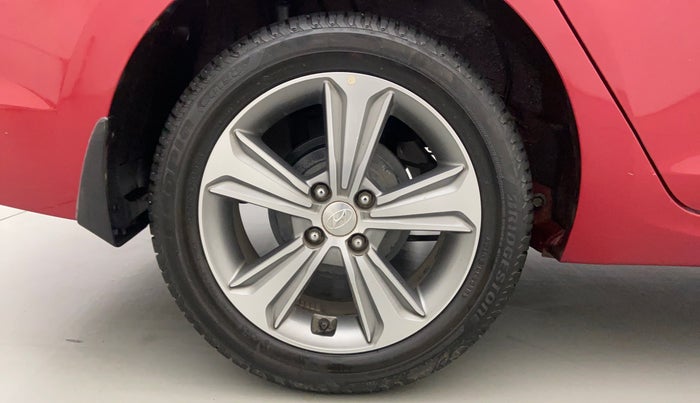 2018 Hyundai Verna 1.6 VTVT SX, Petrol, Manual, 42,093 km, Right Rear Wheel