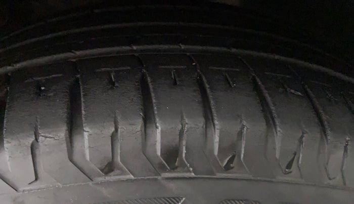 2018 Hyundai Verna 1.6 VTVT SX, Petrol, Manual, 42,093 km, Left Rear Tyre Tread
