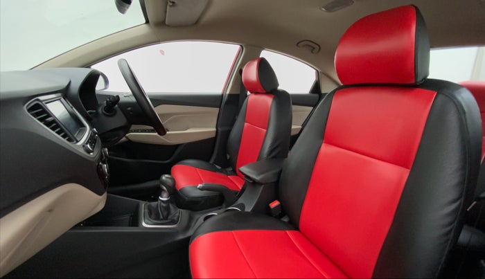 2018 Hyundai Verna 1.6 VTVT SX, Petrol, Manual, 42,093 km, Right Side Front Door Cabin