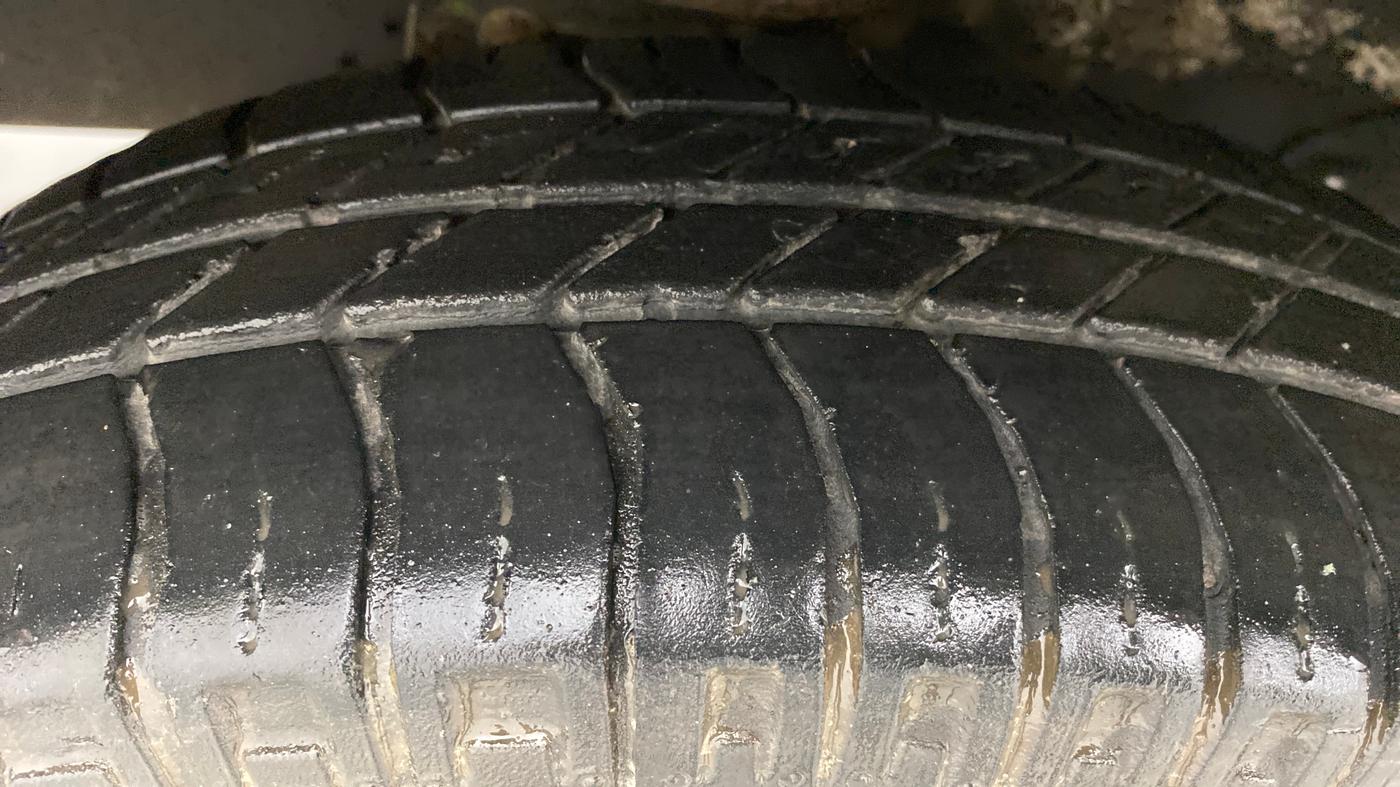 2017 Maruti Eeco 5 STR WITH AC PLUSHTR, Petrol, Manual, 58,425 km, Left Front Tyre Tread