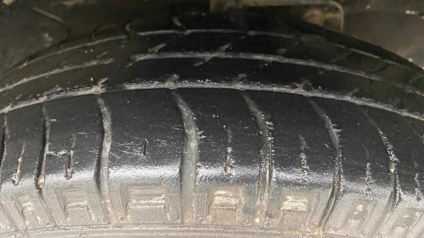 2017 Maruti Eeco 5 STR WITH AC PLUSHTR, Petrol, Manual, 58,425 km, Right Front Tyre Tread