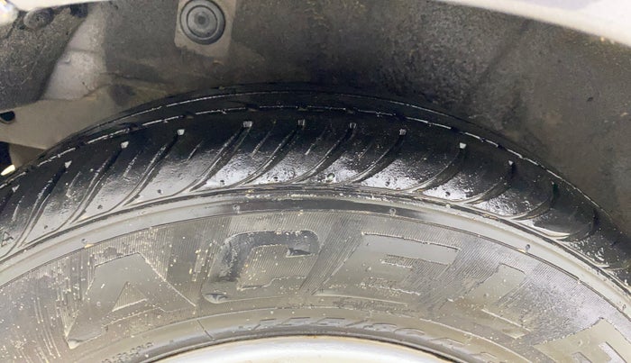 2014 Hyundai i10 MAGNA 1.1, Petrol, Manual, 40,603 km, Right Rear Tyre Tread